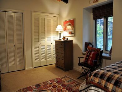 Three Bedroom Vacation Town Home with Loft & Hot Tub